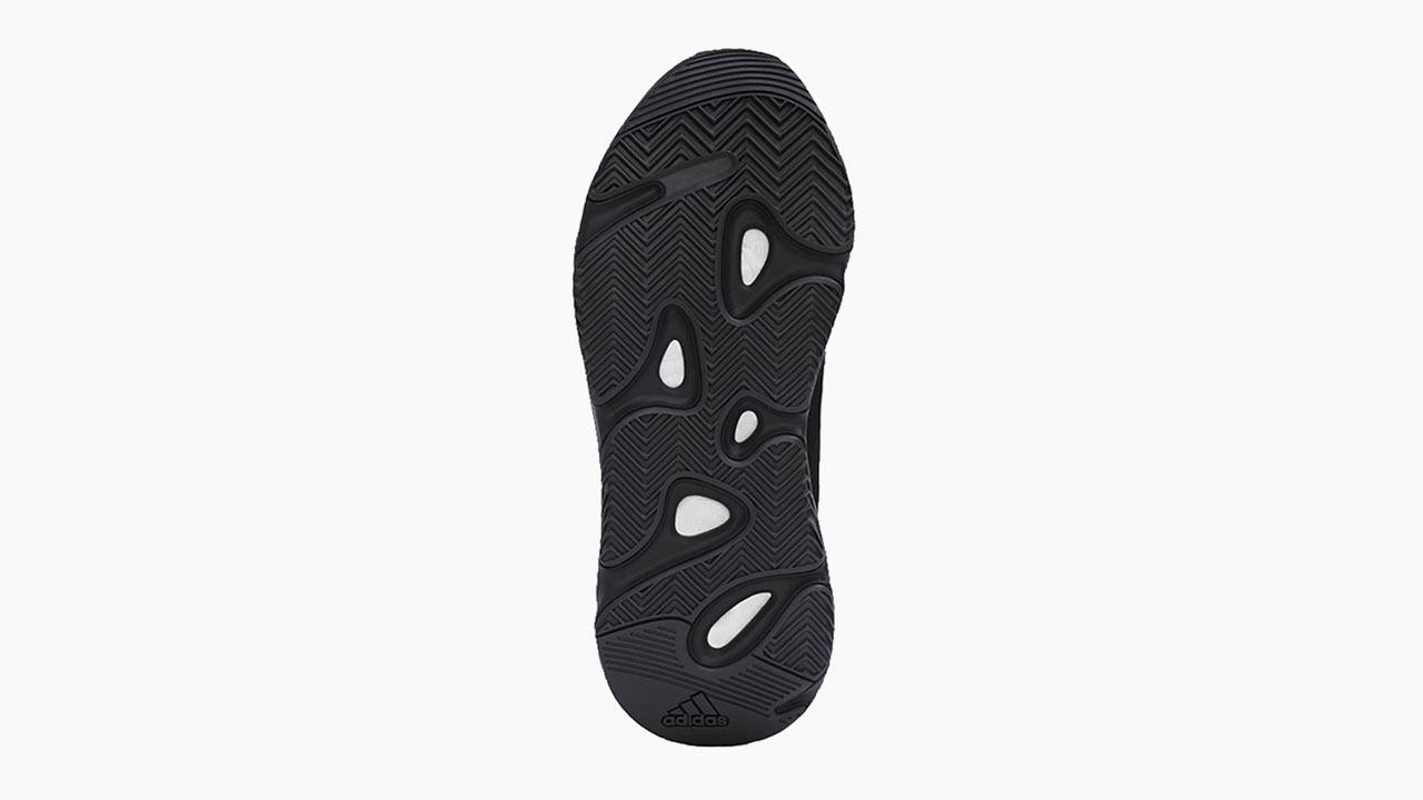 Yeezy 700 MNVN "Black"