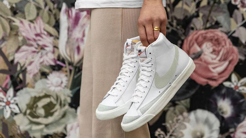 nike blazers light bone