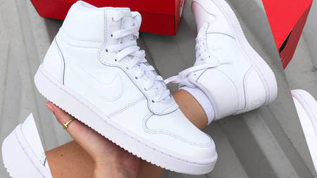 Cop This Air Jordan 1 Dupe, The Nike 'Ebernon' For Just £39 With This Limited Discount Code! Cop This Air Jordan 1 Dupe, The Nike 'Ebernon' For Just £39 With This Limited Discount Code!