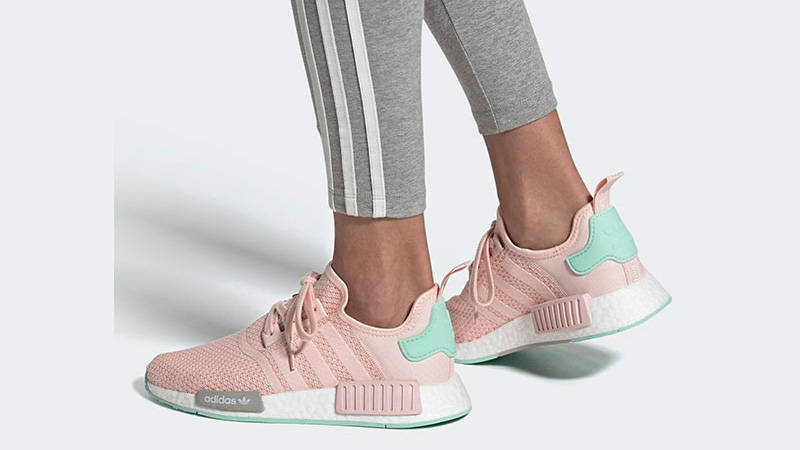 Nmd_r1 shoes icey pink best sale