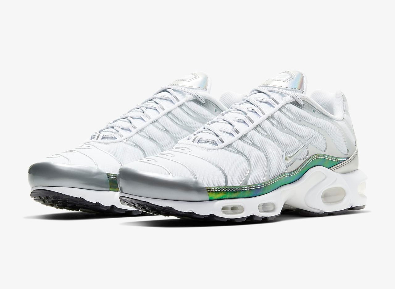 These 10 New Nike Sneakers Are Perfect for Summer 8