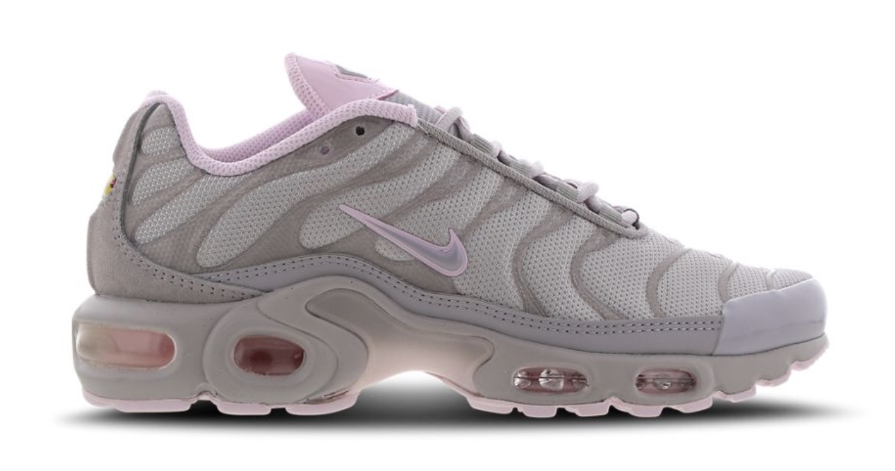 nike air max plus pink