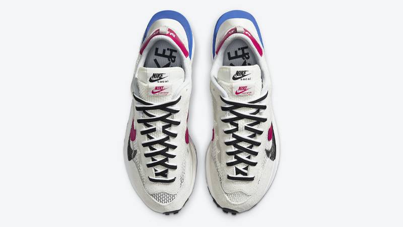 nike x sacai vaporwaffle sail & sport fuchsia