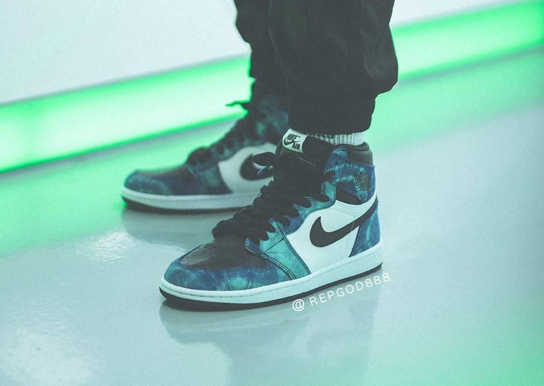 These Are the 12 Hottest Sneakers Available Now and Dropping This Week 15
