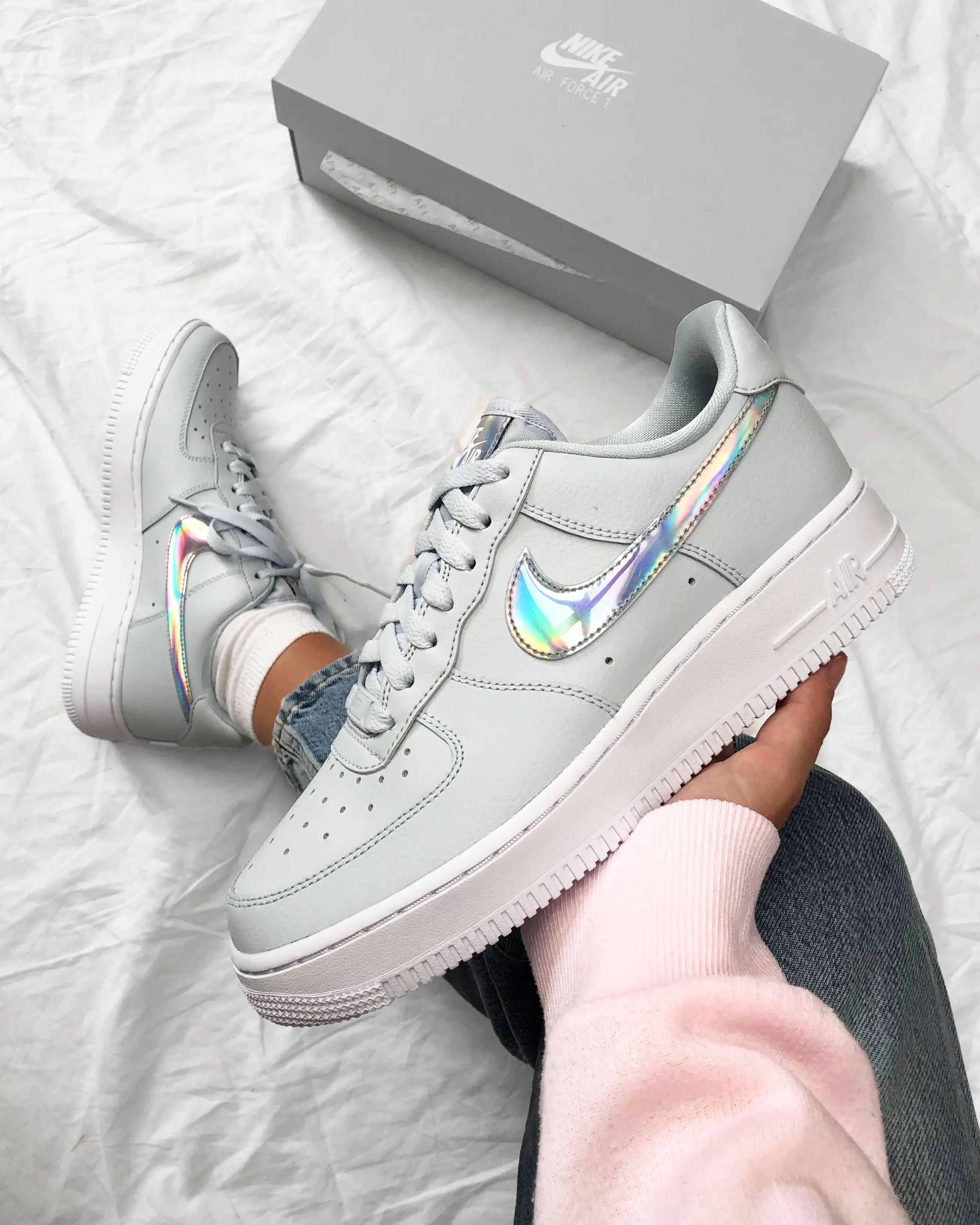 Editor s Pick Take A Closer Look At This Iridescent Air Force 1 In Aura The Sole Supplier