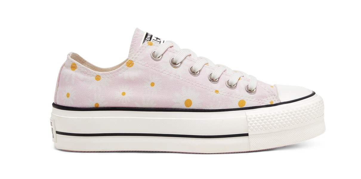Camp Daisies Platform Chuck Taylor All Star Low Top