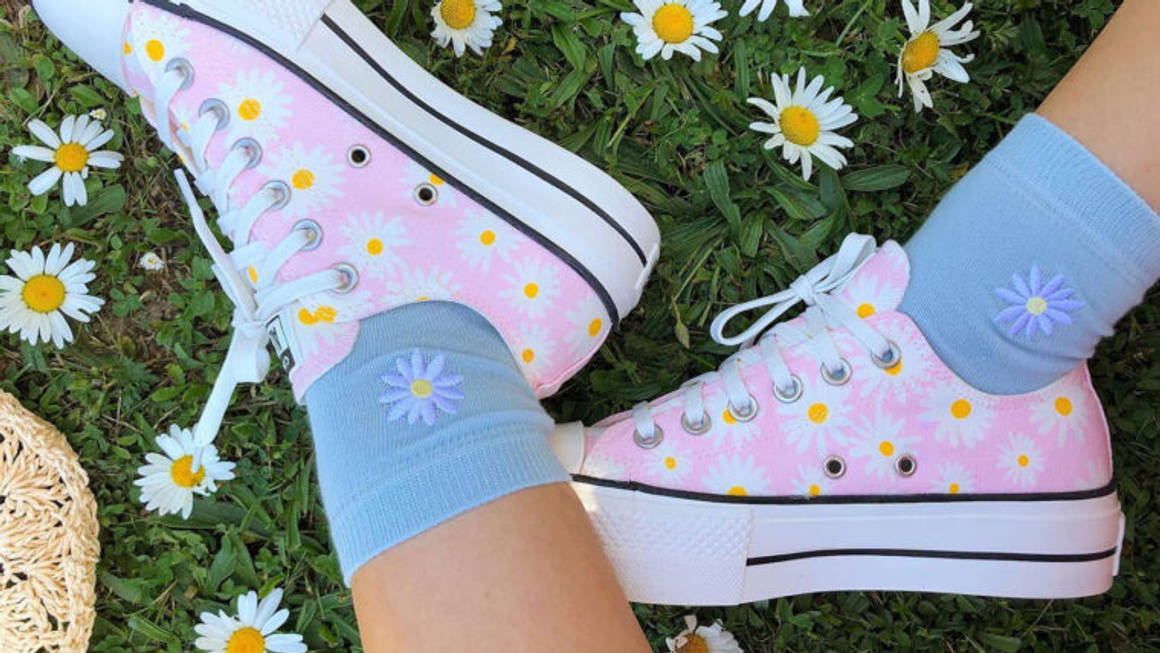 pink daisy converse