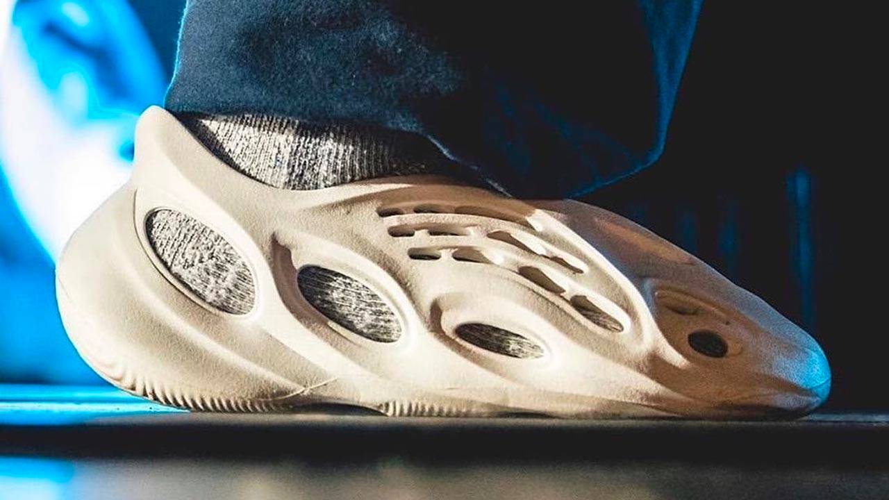 yeezy foam runner restock