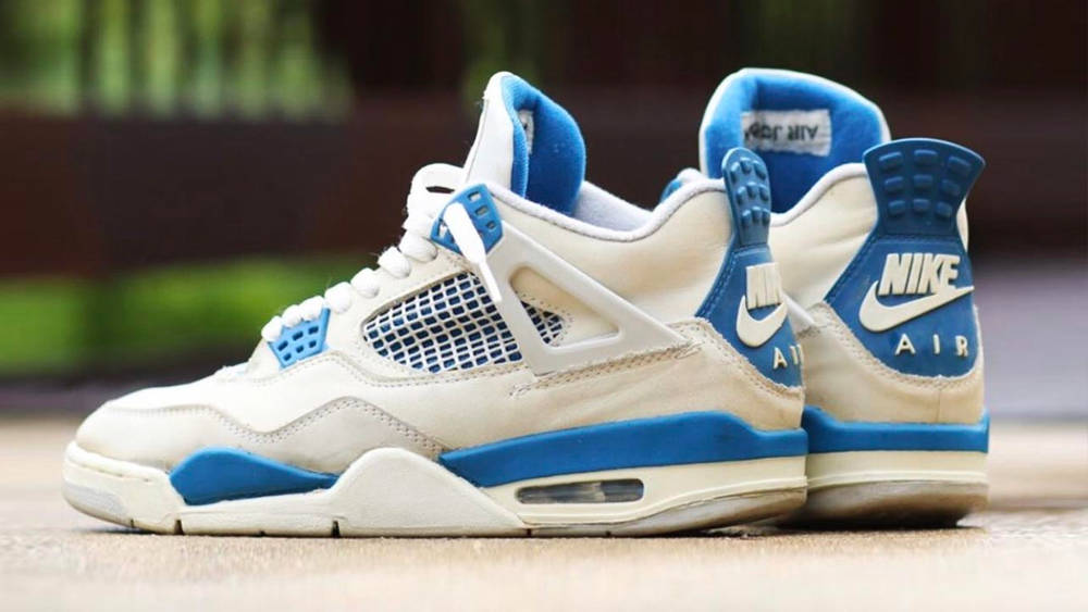 Image via johnreeper916 Air Jordan 4 "Military Blue"