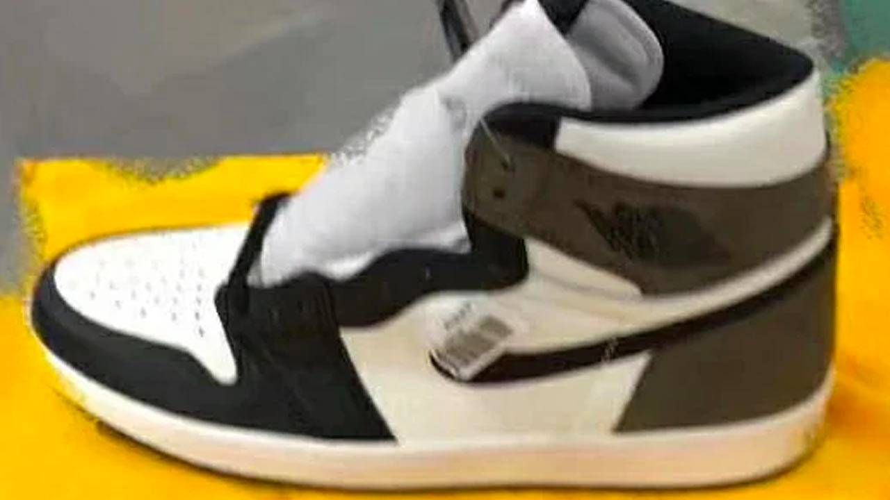 Air Jordan 1 High OG "Dark Mocha"