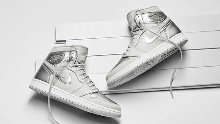 The Air Jordan 1 Retro High OG "Neutral Grey" Comes in an Exclusive Silver Suitcase The Air Jordan 1 Retro High OG "Neutral Grey" Comes in an Exclusive Silver Suitcase