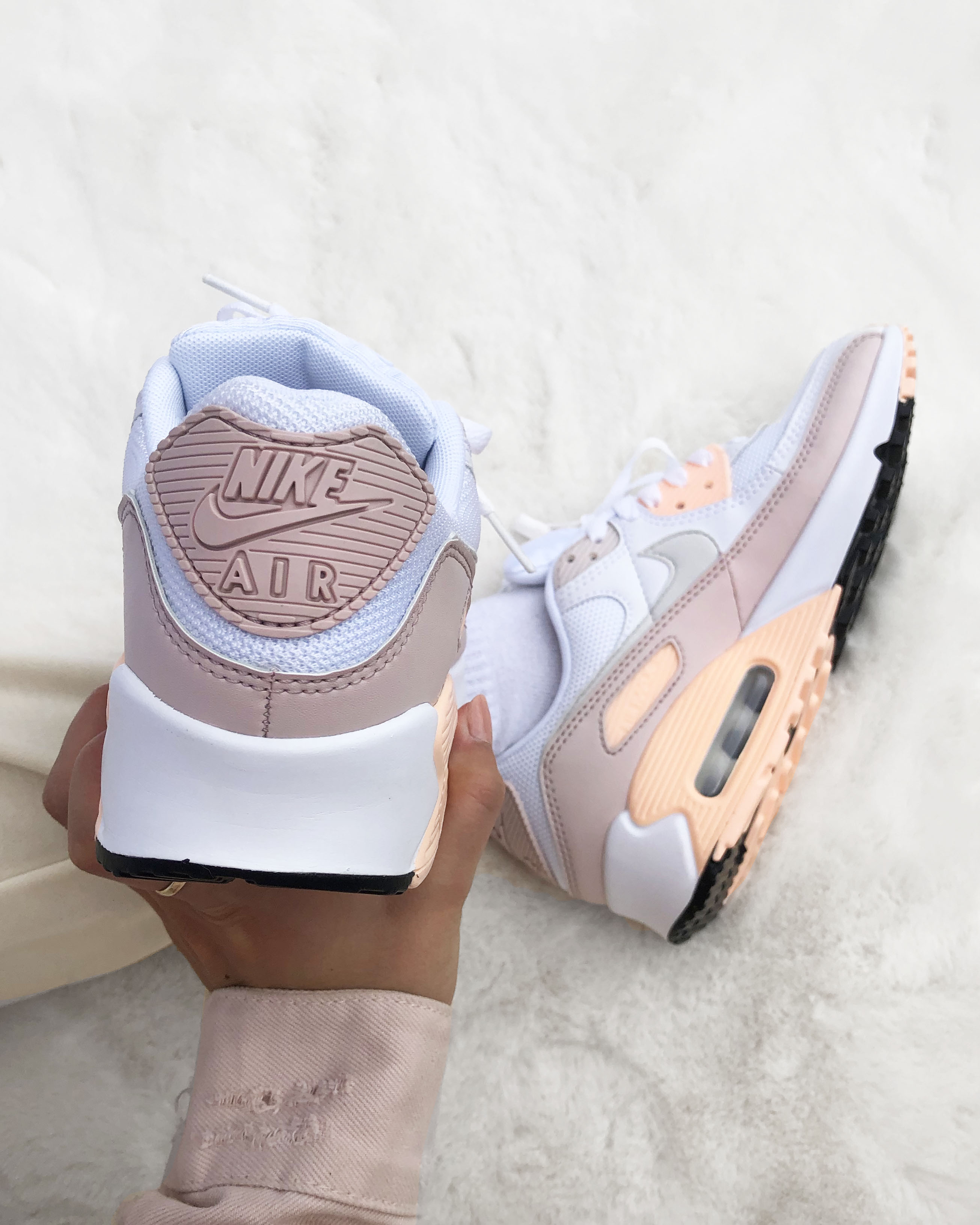 Nike Air Max 90 Barely Rose 4