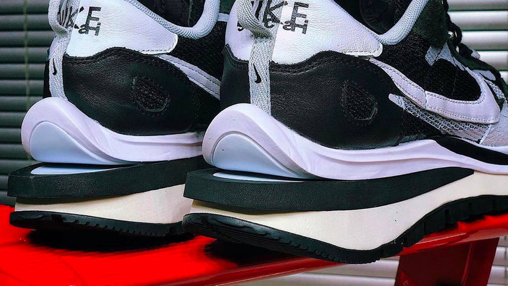 Image via earlygvng sacai x Nike VaporWaffle "Black"