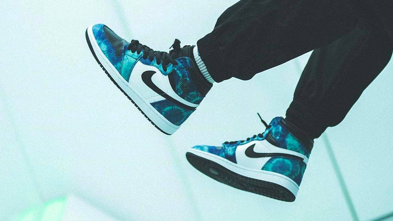 Air jordan retro high tie dye hot sale