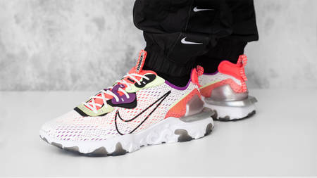 Take An On-Foot Look at the Nike React Vision "Summit White/Pink" Take An On-Foot Look at the Nike React Vision "Summit White/Pink"