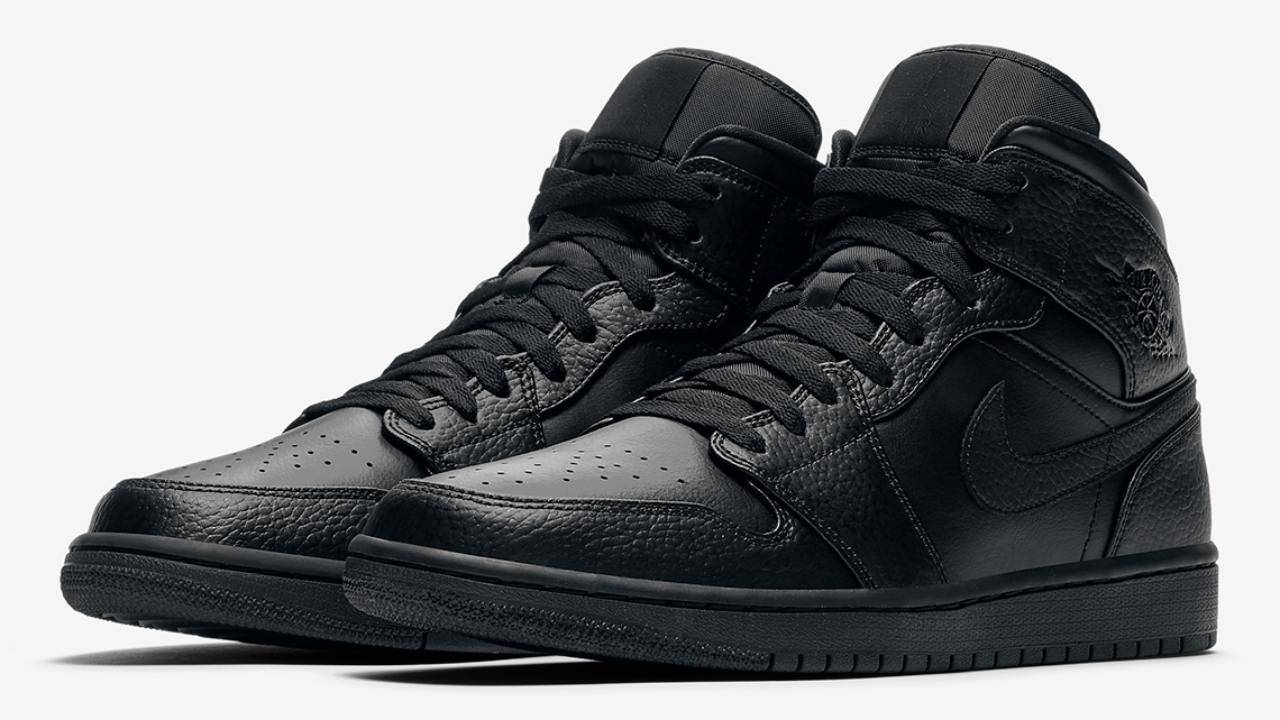 aj1 mid triple black