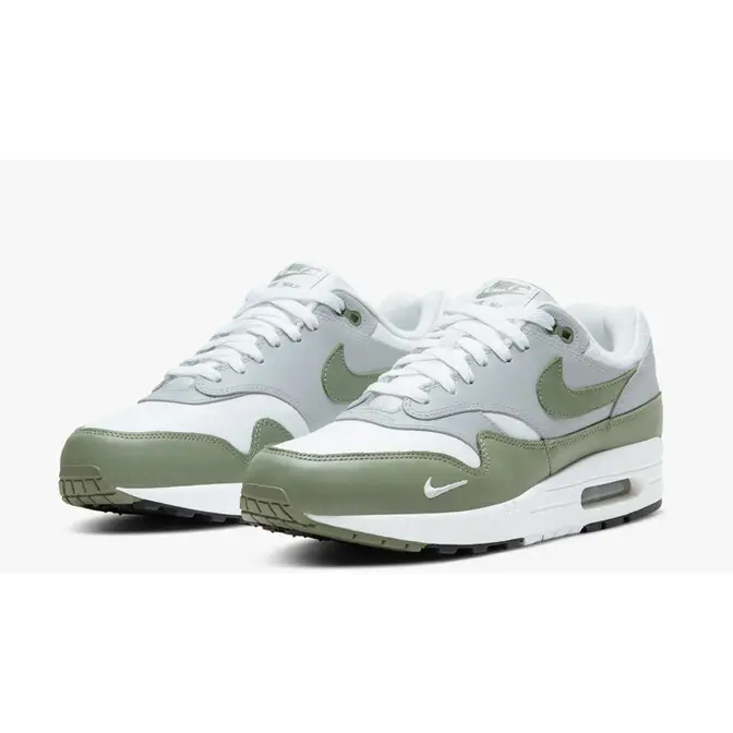 Nike sales white sage