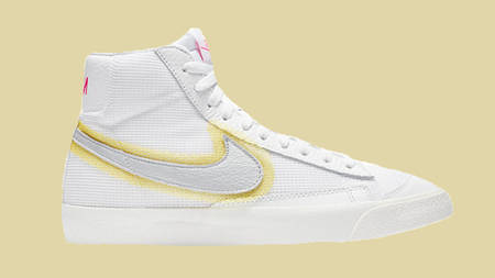 Playful Spray Painting Takes Centre Stage On This Nike Blazer Mid ‘77 Playful Spray Painting Takes Centre Stage On This Nike Blazer Mid ‘77