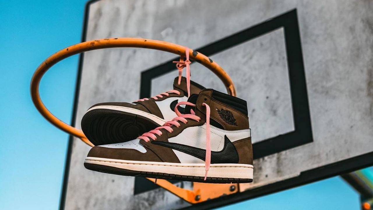 shotbycallumwaine travis aj1 hi