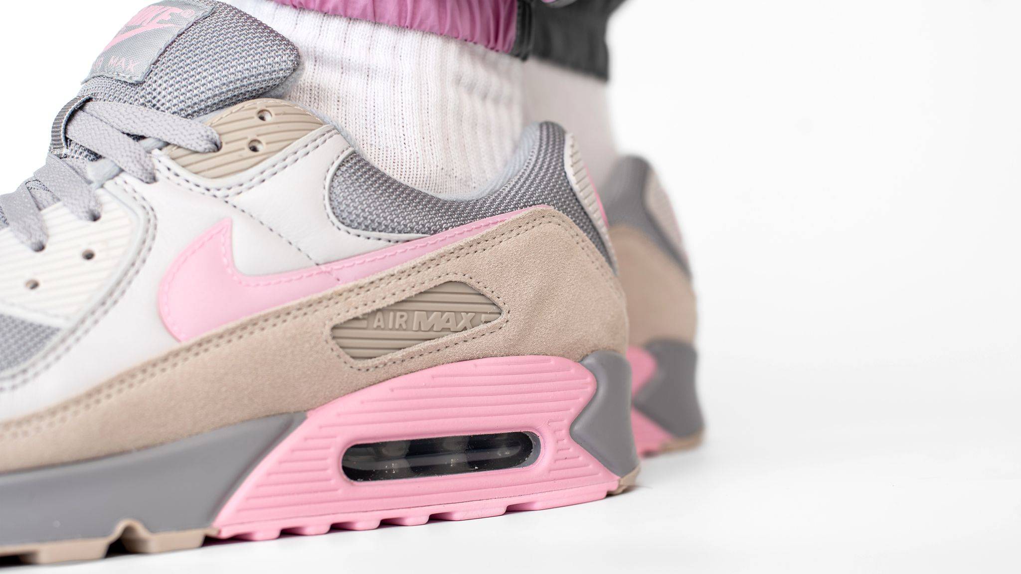 The Nike Air Max 90 "Vast Grey" is Incredibly Clean
