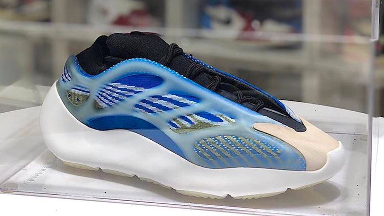 Yeezy 700 V3 "Arzareth"