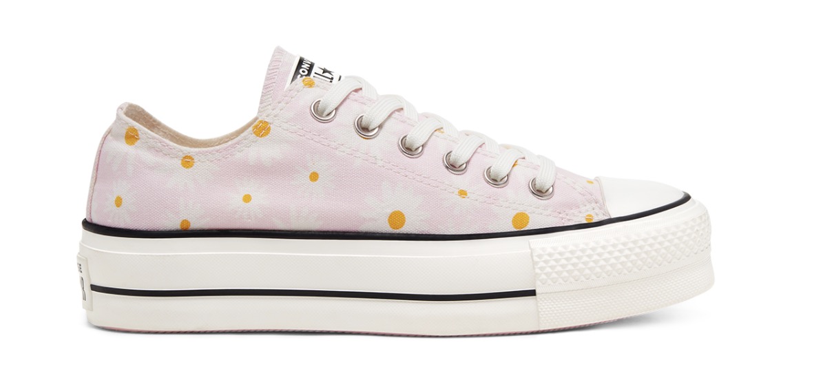 Camp Daisies Platform Chuck Taylor All Star Low Top