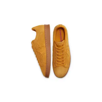 Converse Pro Leather Low Top Saffron Yellow Middle