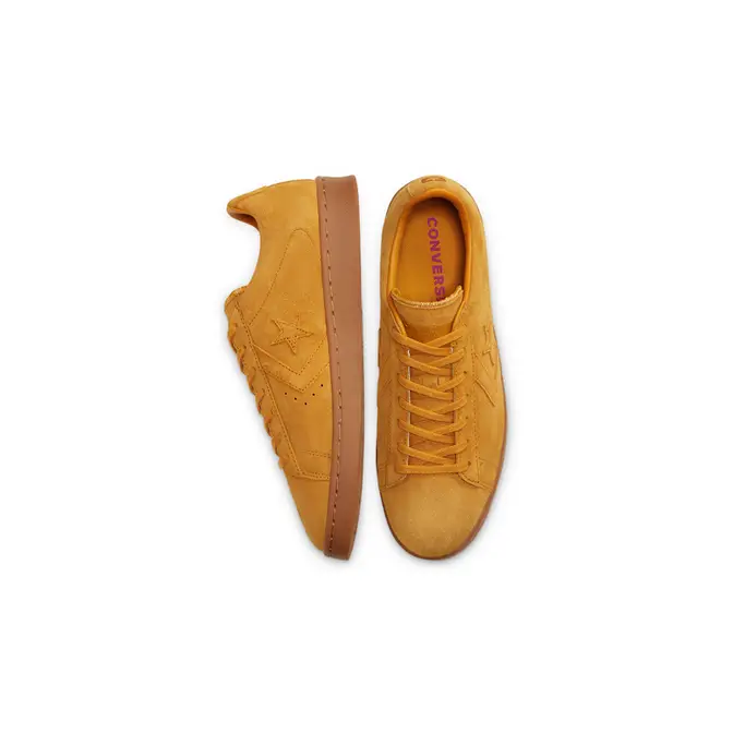 Converse Pro Leather Low Top Saffron Yellow Middle