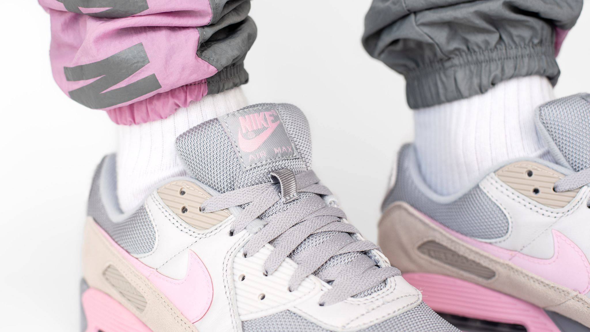 The Nike Air Max 90 "Vast Grey" is Incredibly Clean