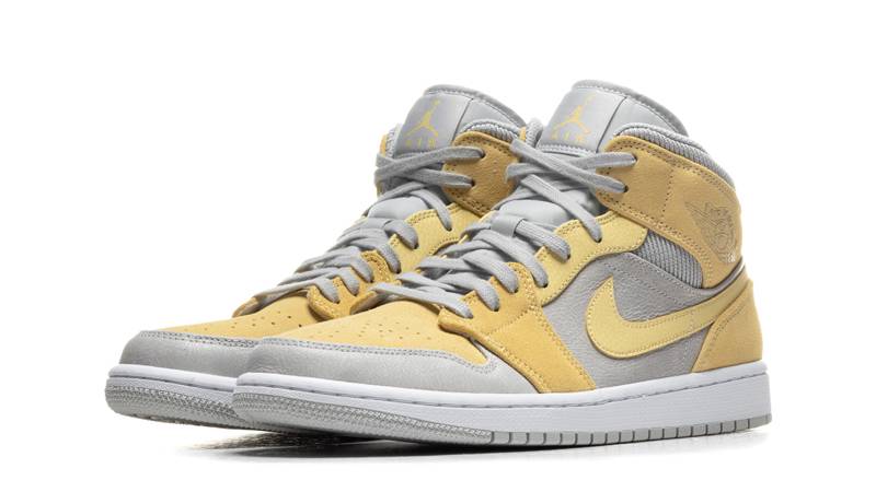 jordan 1 mid university gold black white