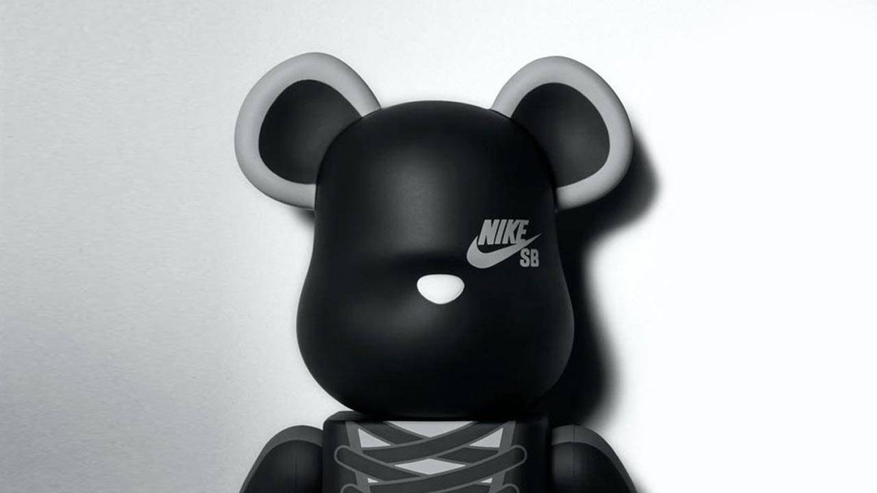 Medicom Toy x Nike SB Dunk Low "BE@RBRICK"