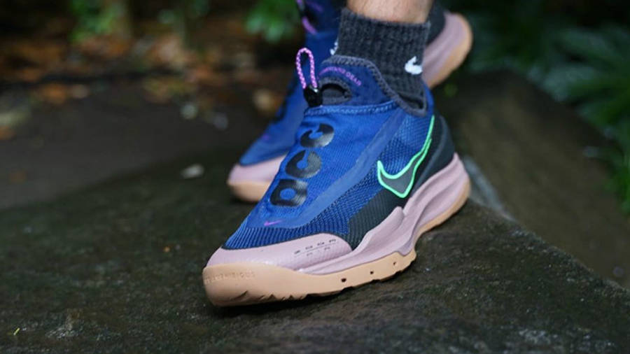 nike acg air zoom ao on feet