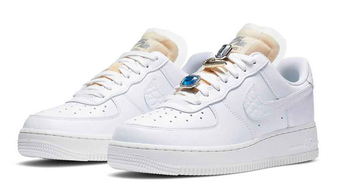 Natte sneeuw Optimisme Toegepast The Nike Air Force 1 Looks Luxurious With Jewel Lace Locks | The Sole  Supplier