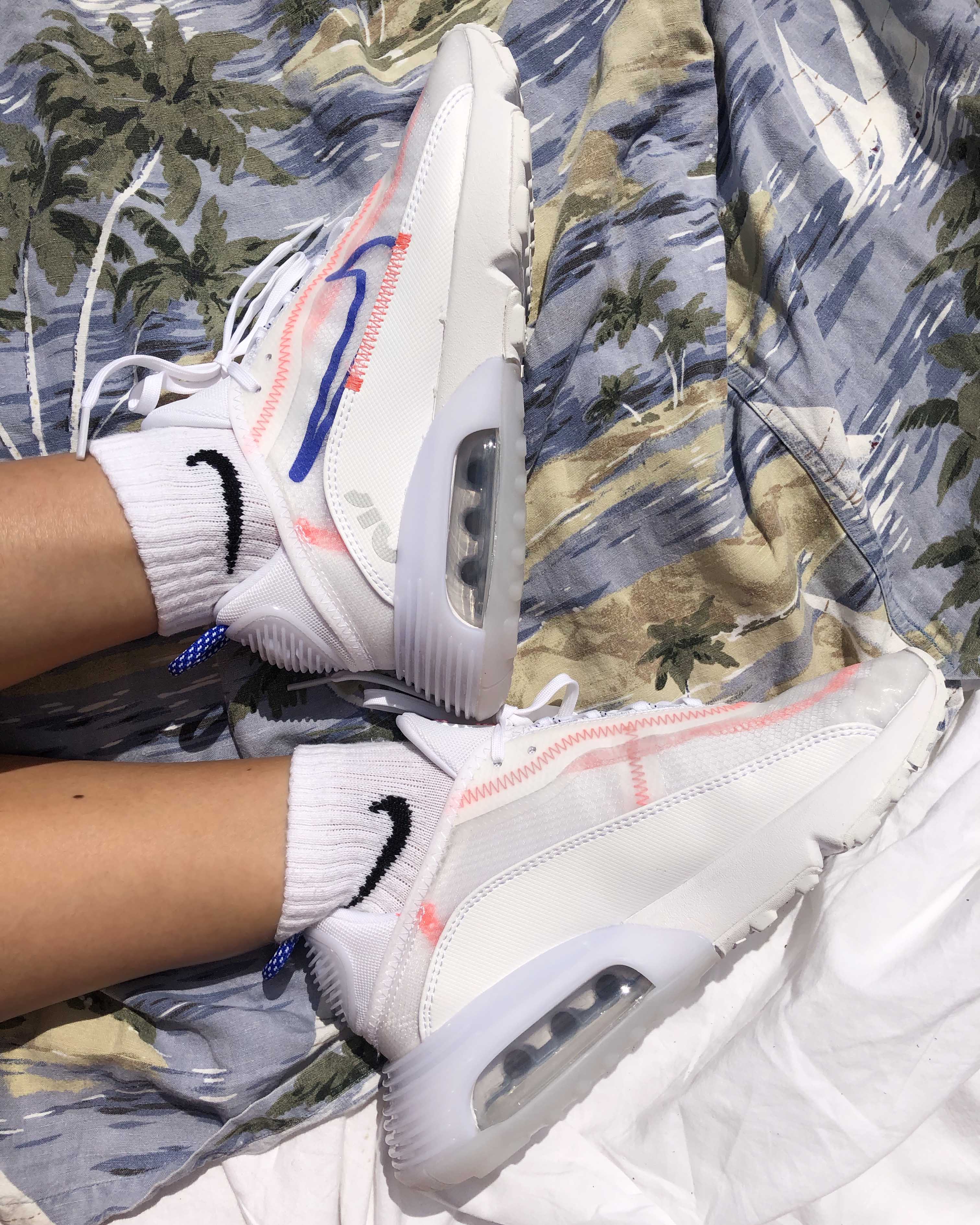 Nike Air Max 2090 Flash Crimson Racer Blue 2