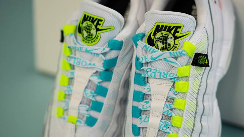 air max 95 trainers white blue fury volt black