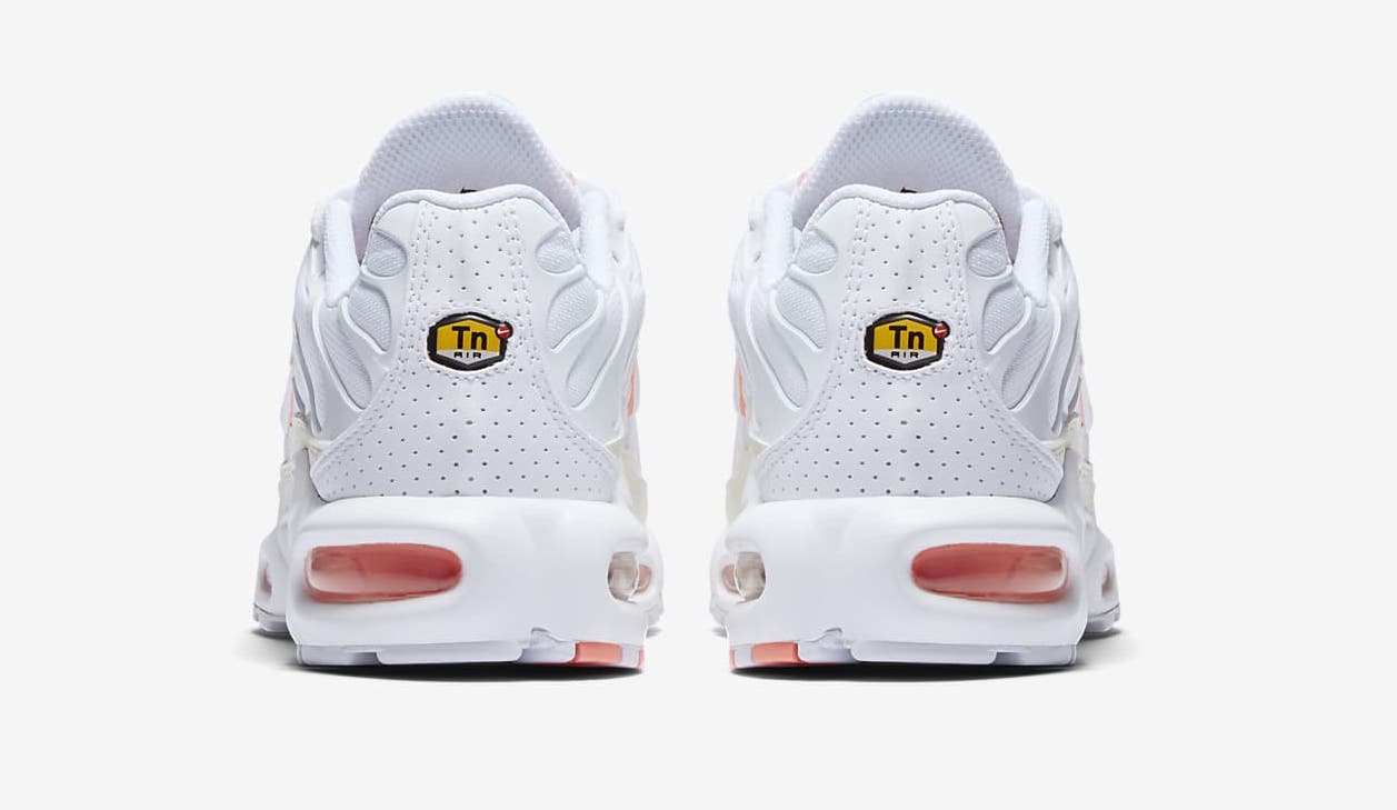 Nike Air Max Plus White Atomic Pink heel