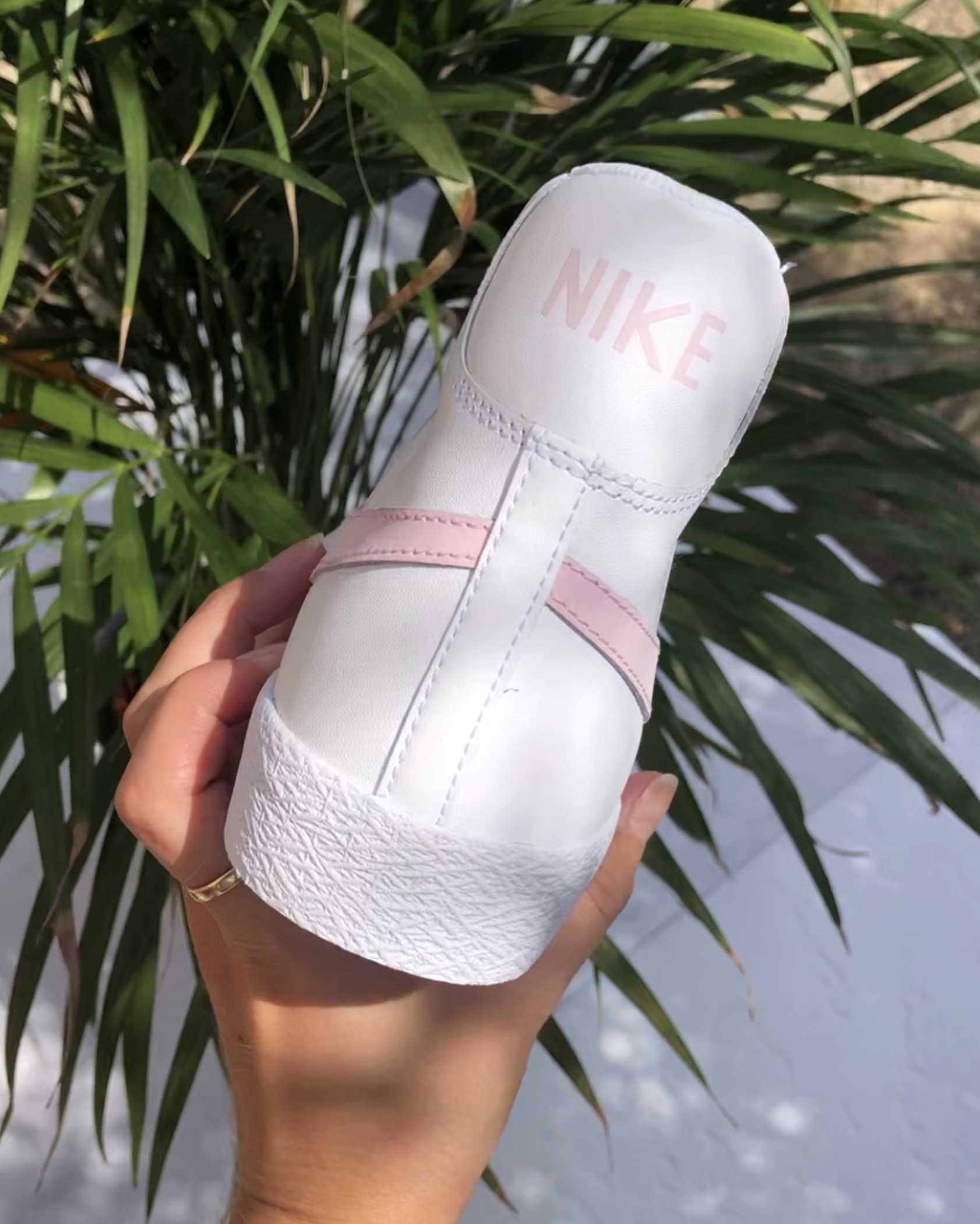 Nike Blazer Mid Vintage 77 White Pink 2