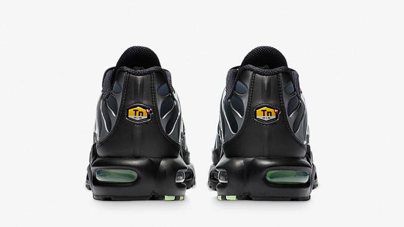 nike tn air max plus light black grey
