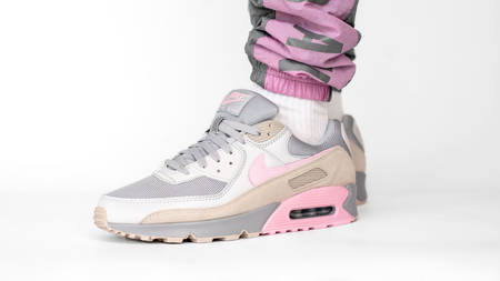 The Nike Air Max 90 "Vast Grey/Pink" is Incredibly Clean The Nike Air Max 90 "Vast Grey/Pink" is Incredibly Clean