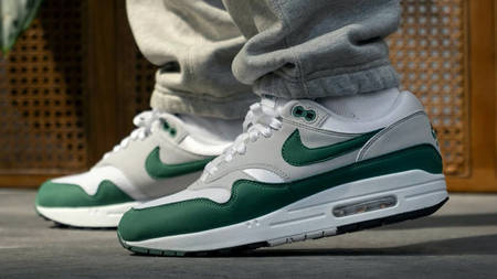 An On-Foot Look at the Nike Air Max 1 "Hunter Green" & "Magma Orange" An On-Foot Look at the Nike Air Max 1 "Hunter Green" & "Magma Orange"