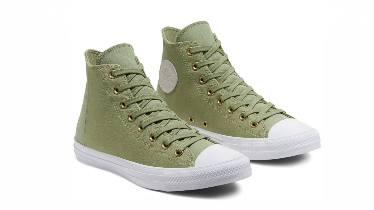 Don’t Miss These 30 Outrageous Converse Steals Now With an Extra 20% Off 28