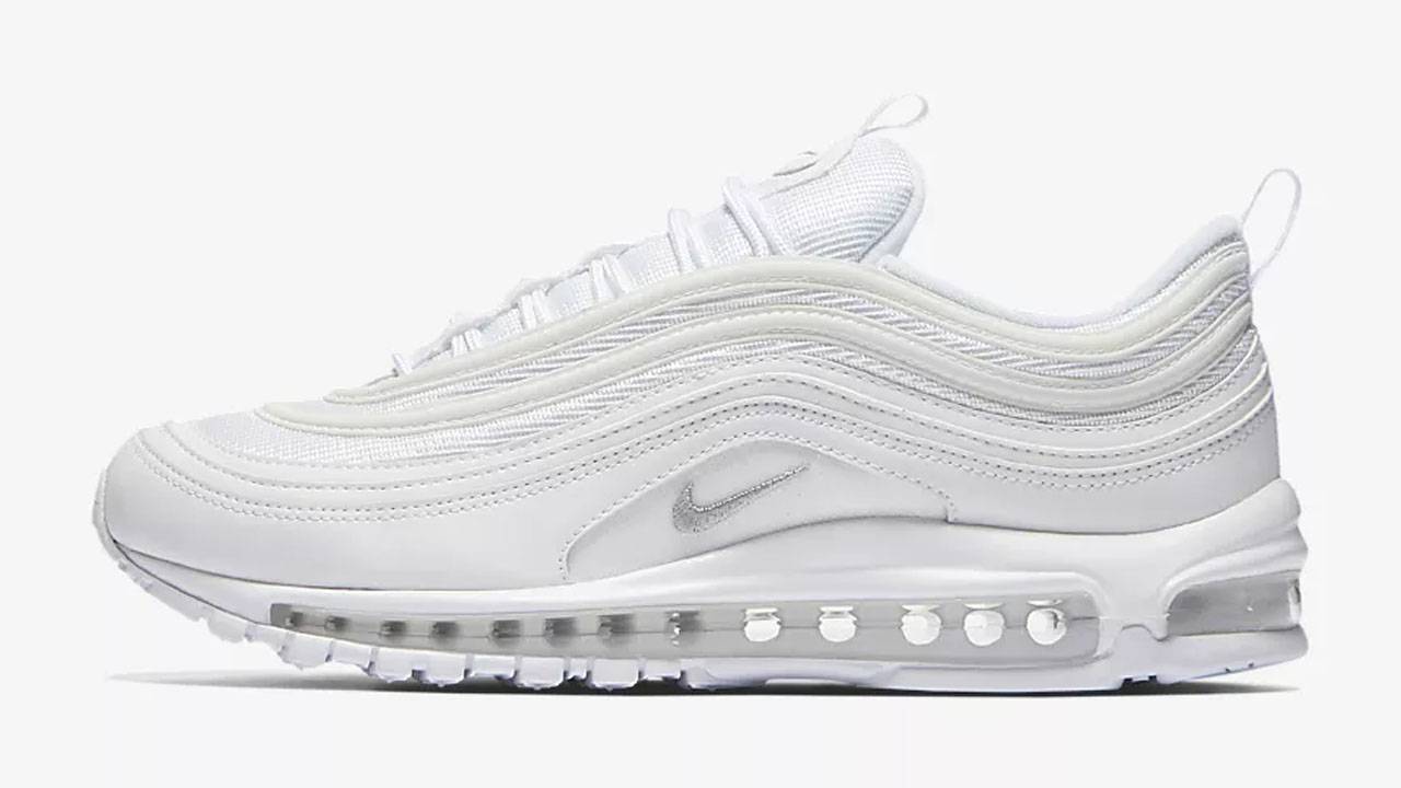 Slash 25% Off These Swoosh Sneakers, Shirts & Socks at Nike UK!