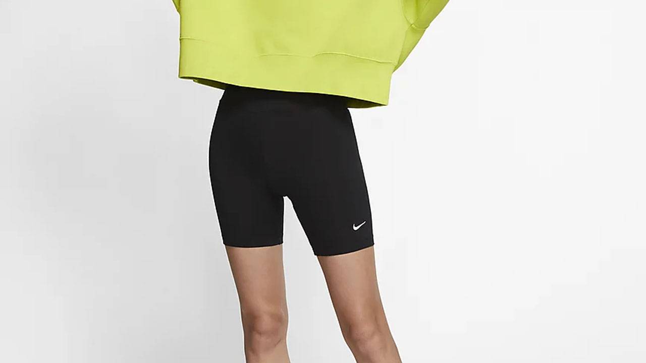 Slash 25% Off These Swoosh Sneakers, Shirts & Socks at Nike UK!