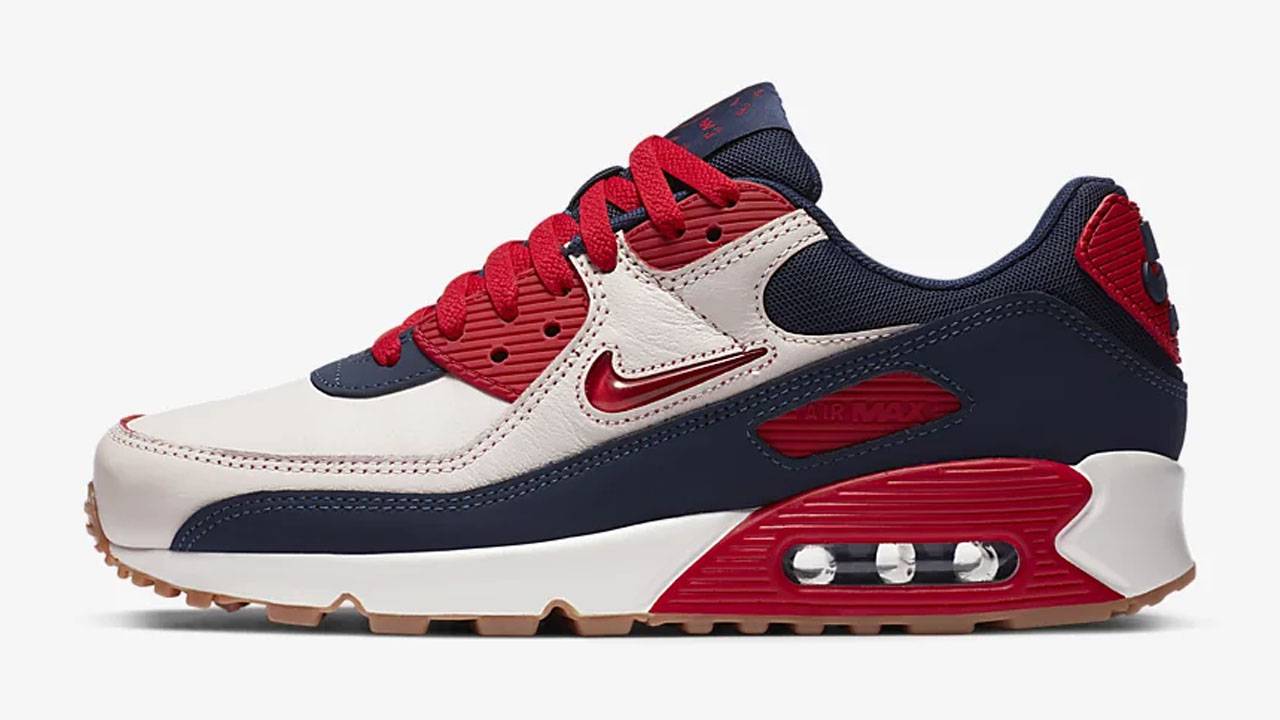 Slash 25% Off These Swoosh Sneakers, Shirts & Socks at Nike UK!