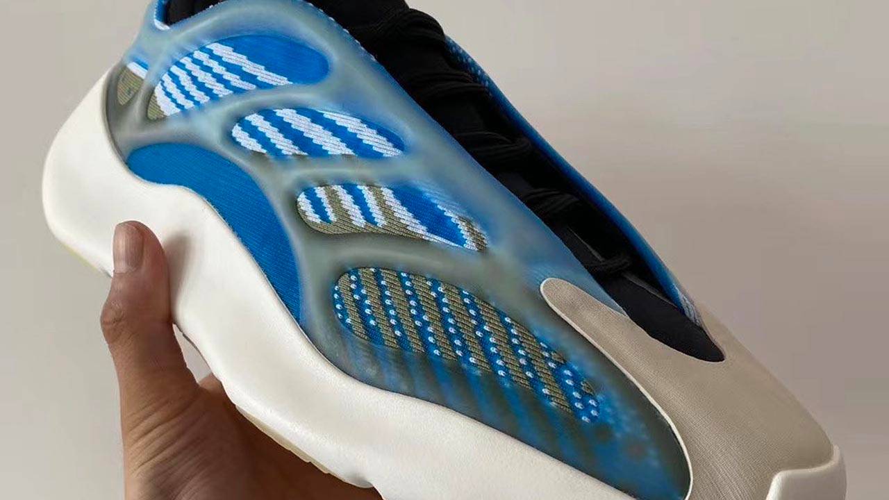 Yeezy 700 V3 "Arzareth"