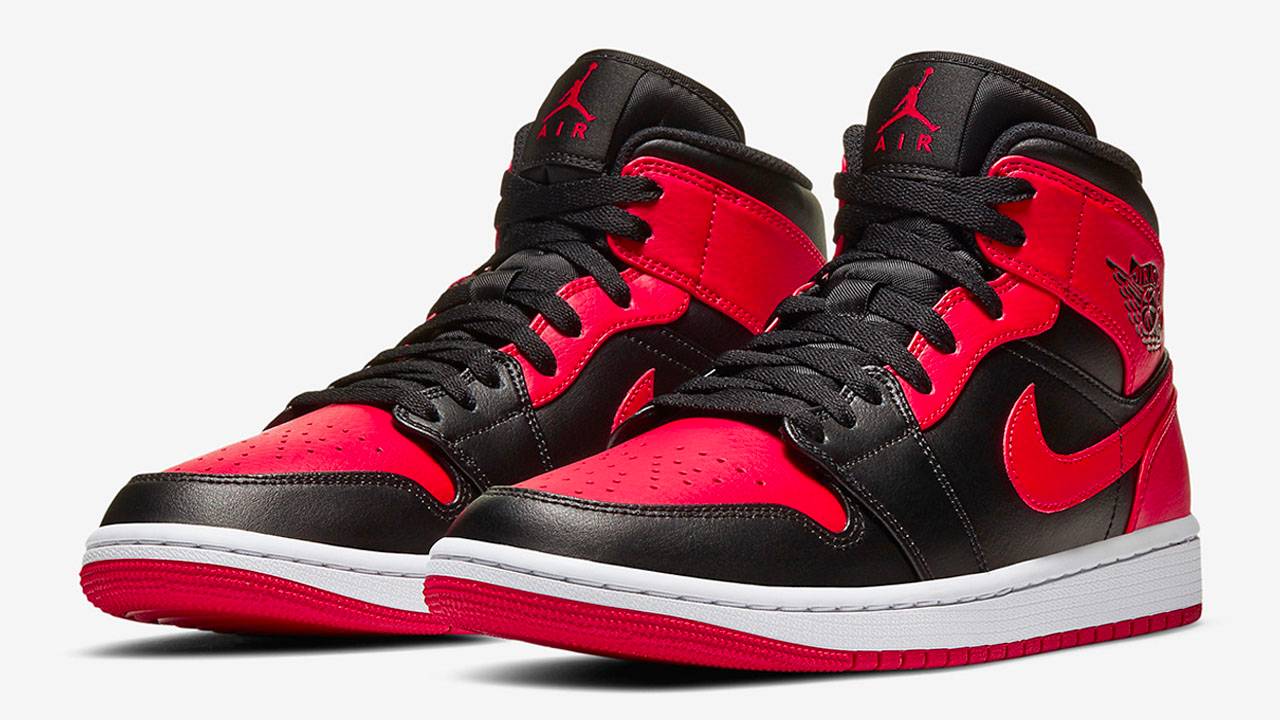 Air Jordan 1 Mid "Banned"