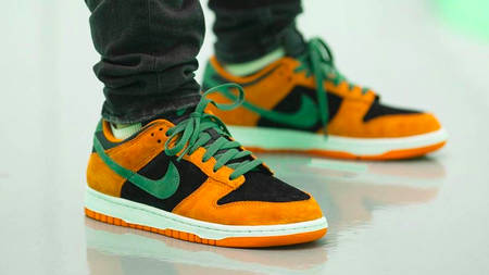 An On-Foot Look at the Nike Dunk Low SP "Ceramic" & "Veneer" An On-Foot Look at the Nike Dunk Low SP "Ceramic" & "Veneer"