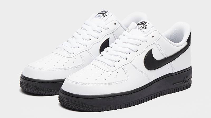 Nike Air Force 1 07 White Black front