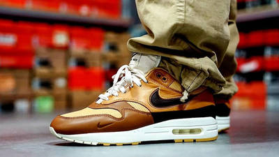 air max snkrs day brown