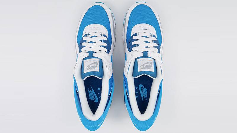 Nike Air Max 90 Flyease Laser Blue middle